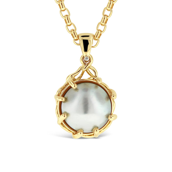 Mabe pearl and diamond pendant in 18k yellow gold