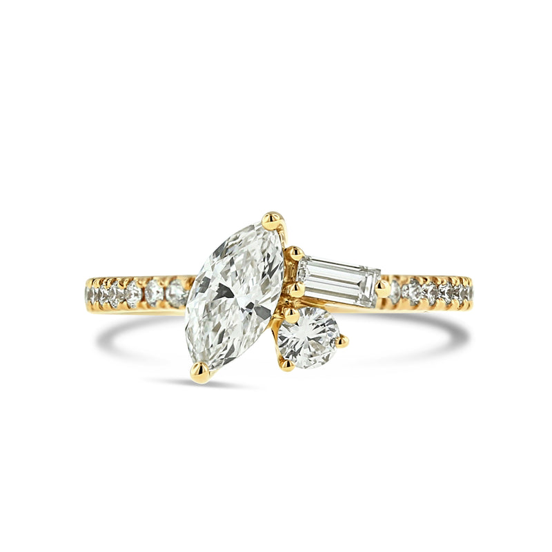 Mixed diamond ring in 18k yellow gold
