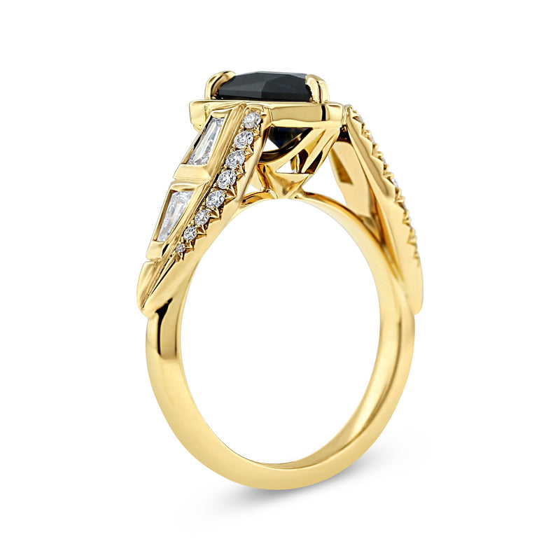 Sapphire and diamond ring in 18k yellow gold
