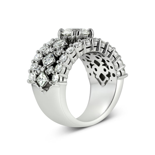 Carré and round diamond ring in 18k white gold